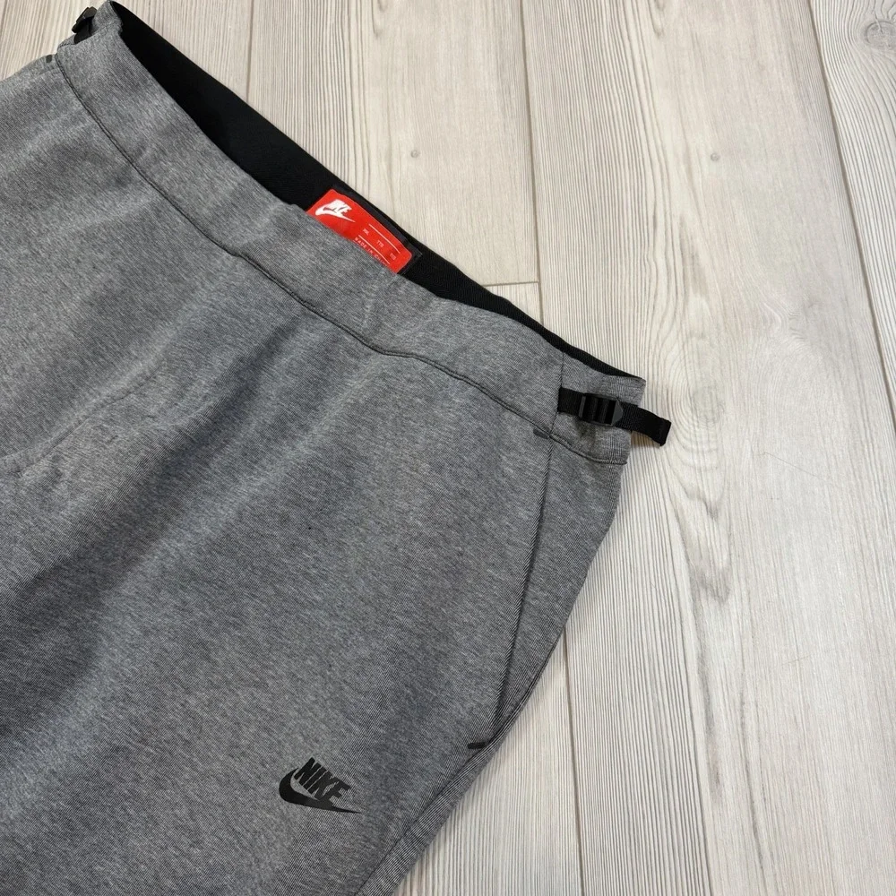 Nike sportswear tech